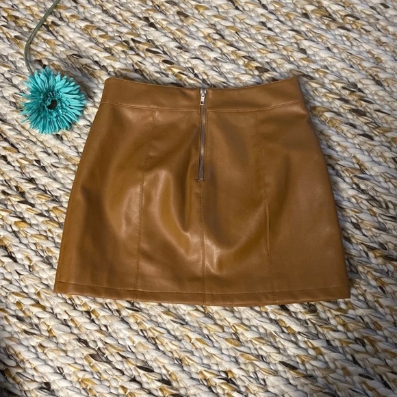 Forever21 Camel color mini skirt - Picture 2 of 2